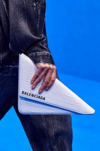 Модный клатч 2021 из коллекции Balenciaga