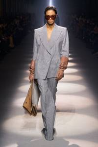 Fashionable women&#39;s loose-fitting suit from the Givenchy fall-winter 2020-2021 collection