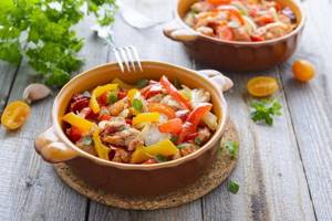 Young vegetables with meat - recipes
