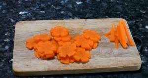 cut carrots into flowers