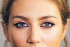Outlining - Makeup mistakes for looming eyelids
