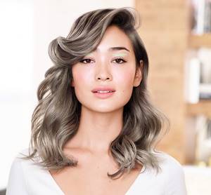 Features of silver hair color