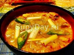 Spicy kimchi soup with pork
