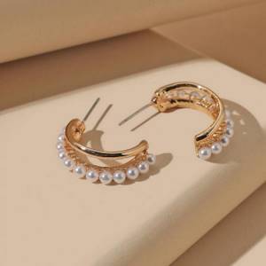 Open hoop earrings with faux pearls