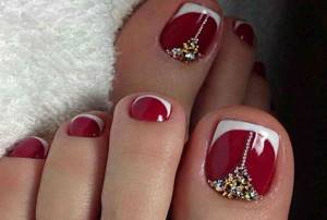 red French pedicure