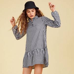 Dress with lantern sleeves in check