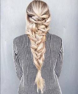 mermaid braid hairstyle