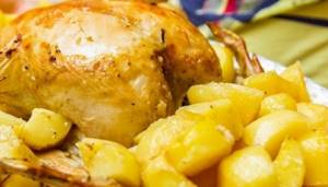 Рецепт курицы фаршированной яблоками в рукаве с картофелем