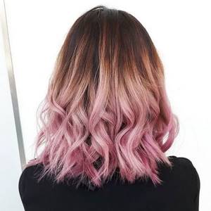 розовые кончики волос