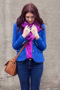 what does blue go with in women&#39;s clothing photo: purple