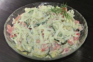 Salad with mozzarella and zucchini