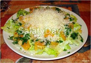 Salad with omelette and orange