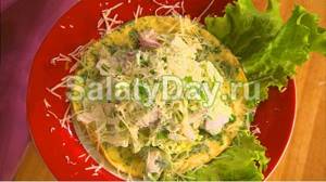 Salad with omelette and cheese