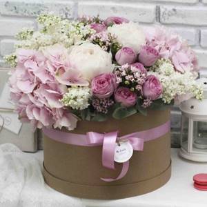 The most fashionable bouquets of flowers and the best compositions of fresh flowers for 2021-2022 - photos