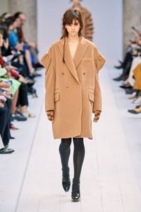 The most fashionable style fall-winter 2020-2021 - coat-jacket with voluminous shoulders from the Max Mara collection