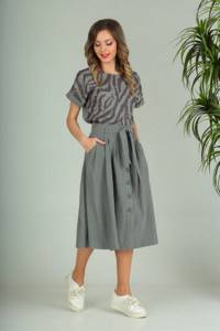 Gray skirt