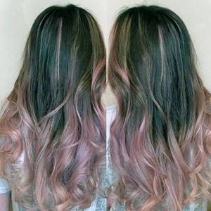 Смешанный розовый на темные длинные волосы