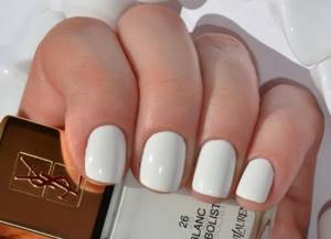 stylish white polish for summer manicure