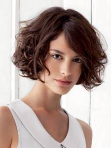 Bob haircut for medium hair. Who is it suitable for, how to cut it, bob options. Photo, front and back view 
