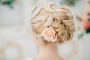 wedding hairstyle bun with veil 5