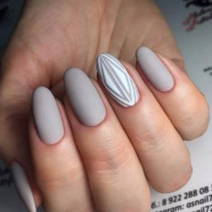 light gray nude nail polish for summer