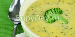 Cheese soup with broccoli