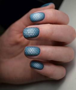 текстурированный голубой дизайн ногтей