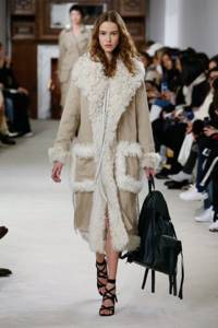 Fall-winter 2018-2019 fashion trends in women&#39;s clothing