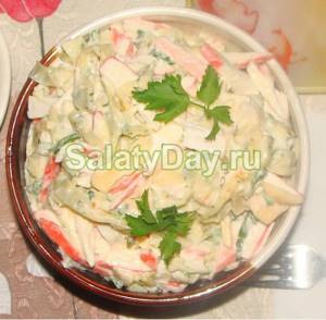 Теплый салат с омлетом