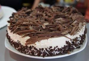 Cake with grated chocolate