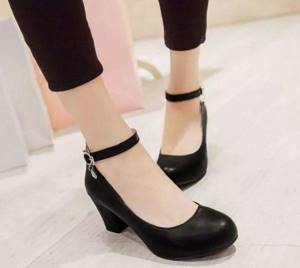 low heel shoes