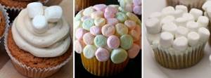 Decorating cupcakes with marshmallows