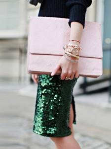 jewelry, accessories for a green skirt