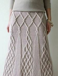 knitted white skirt with ornament