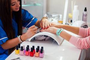 Choosing a color and applying a manicure