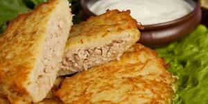 Fried pancakes stuffed with minced meat