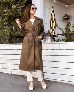 Women&#39;s raincoats and trench coats 2021-2022: top new items and current trends of the season