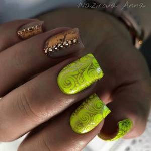Gold stamping designs on medium-length square nails